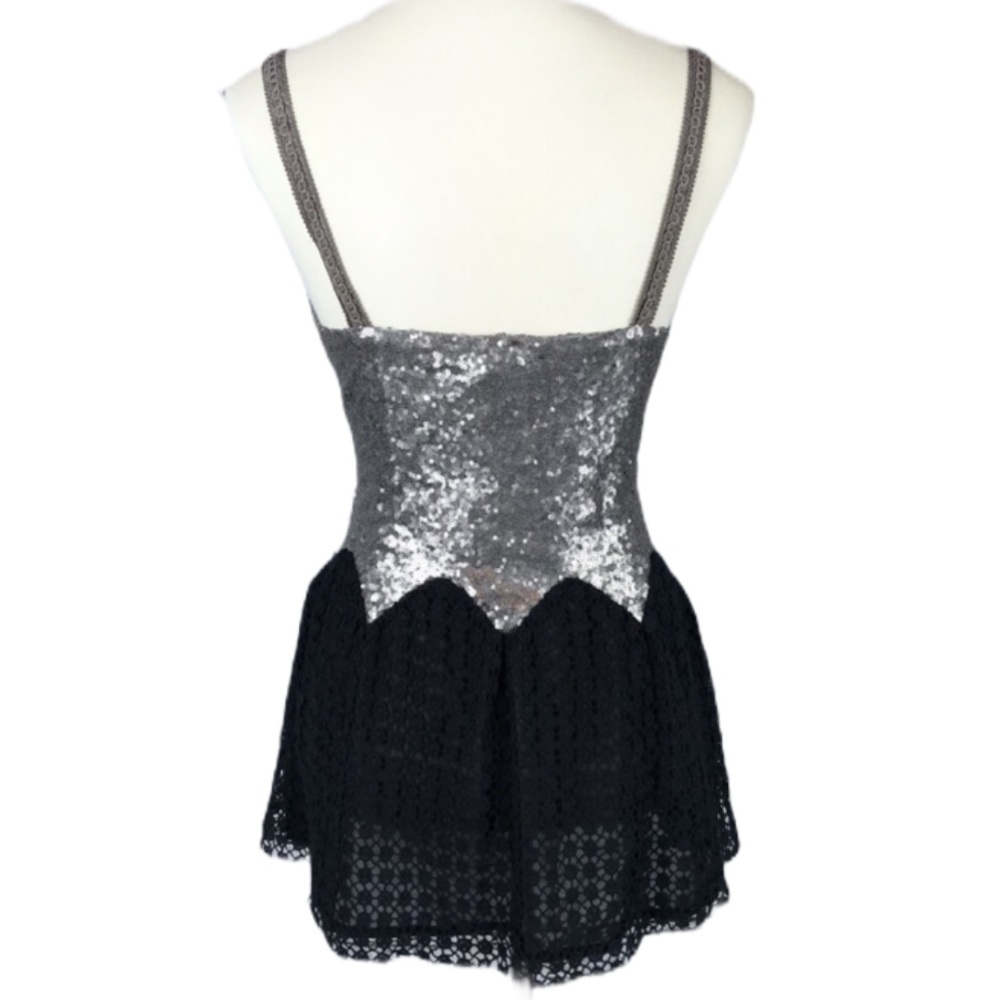 Gimmicks by BKE Sequin Top - Picture 4 of 7